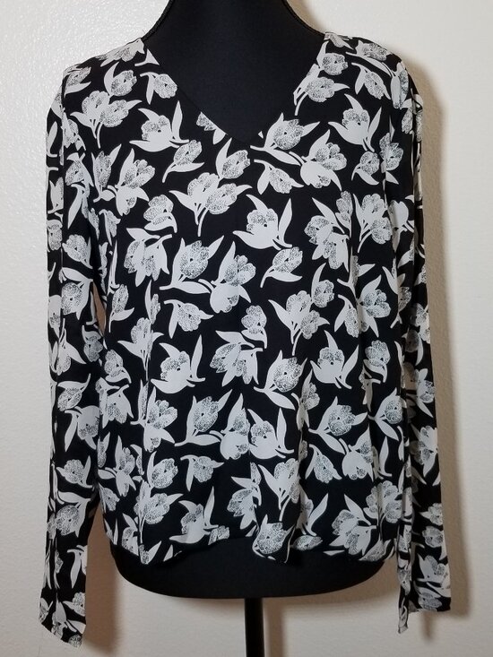 Tahari Tops - Tahari Woman Medium Black Floral Long Sleeve Blouse Business Minimalist City